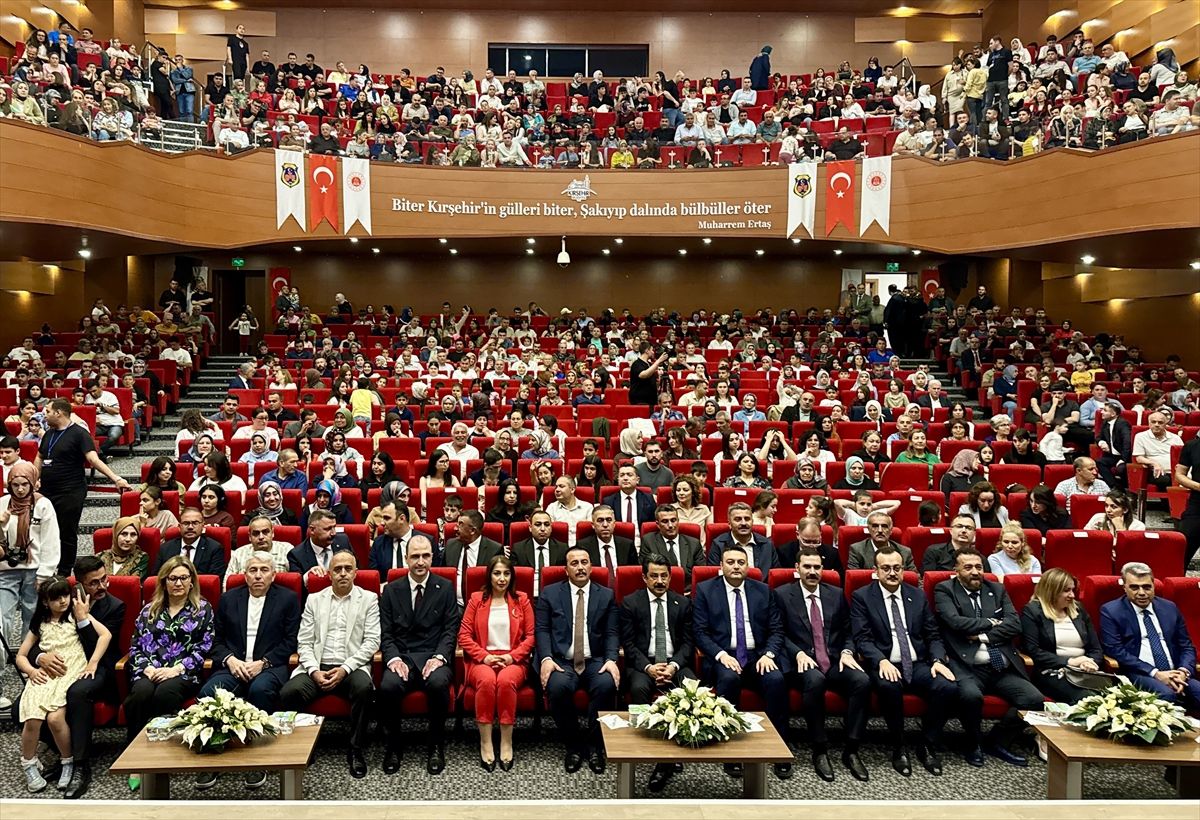 Kırşehir'de ceza infaz personelinden oluşan koro konser verd