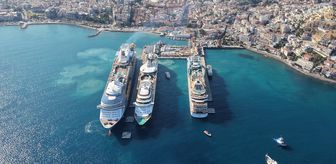 Kuşadası'na 3 kruvaziyerle 10 bini aşkın turist geldi