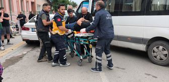 Kütahya'da servis araçlarının çarpıştığı kazada 2 kişi yaralandı