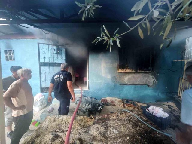 Mersin'de evde çıkan yangın korkuttu