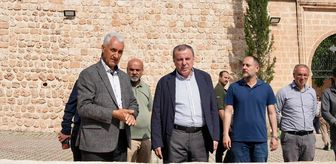 Midyat Belediye Başkanı Şahin tarihi Anıtlı Mahallesi'ni ziyaret etti