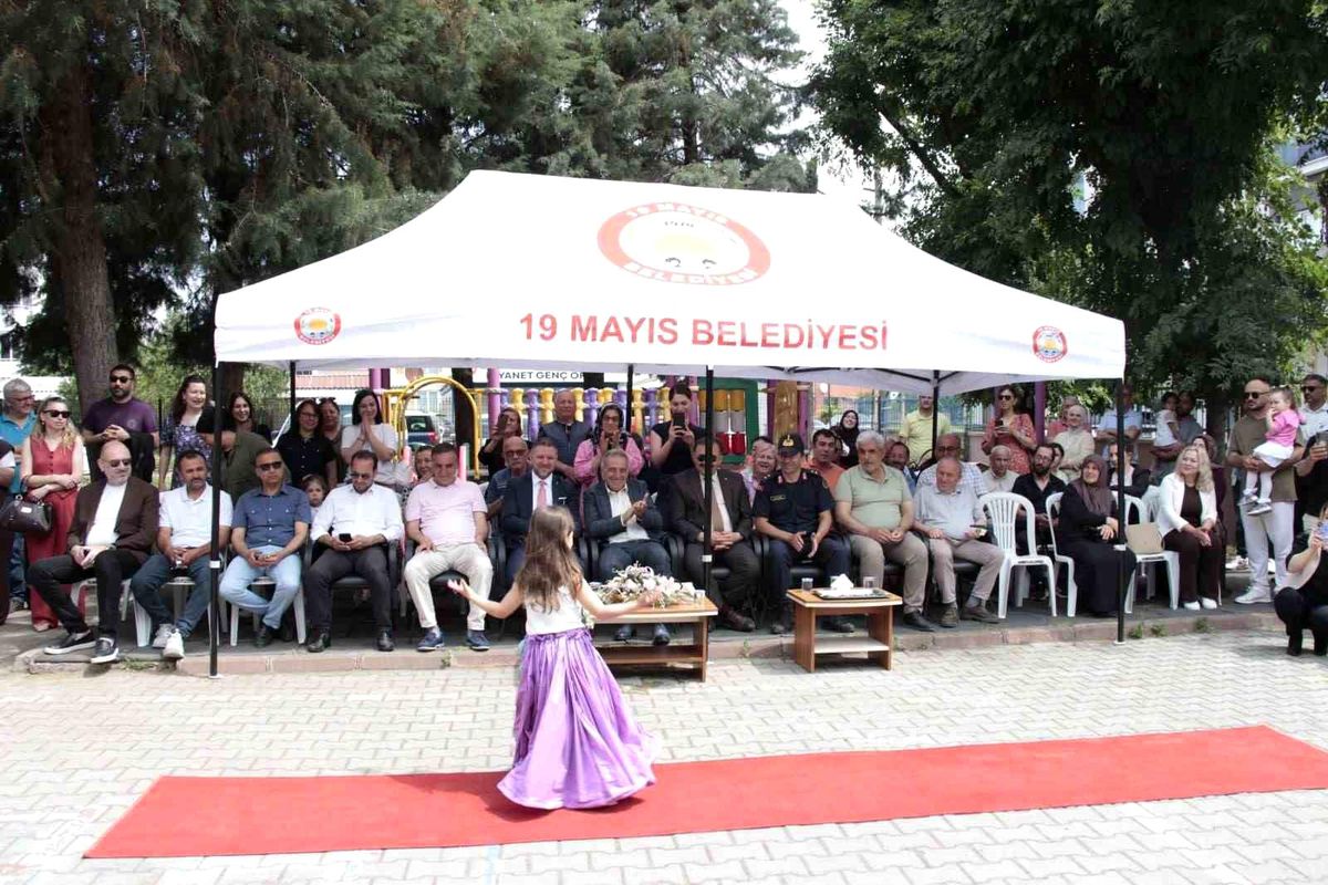 Miniklerden Sıfır Atık Defilesi ve Resim Sergisi Büyük Beğen