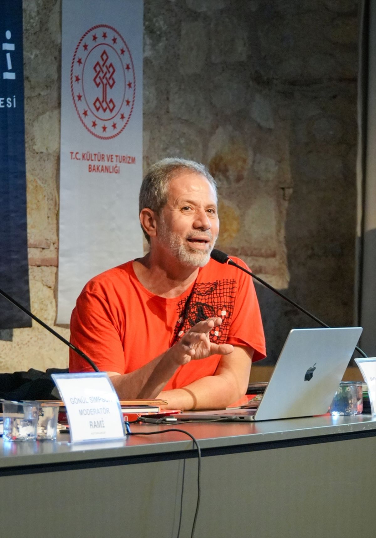 Ödüllü yazar çizer Roger Mello, Rami Kütüphanesi'nde çocuk edebiyatının dilini anlattı