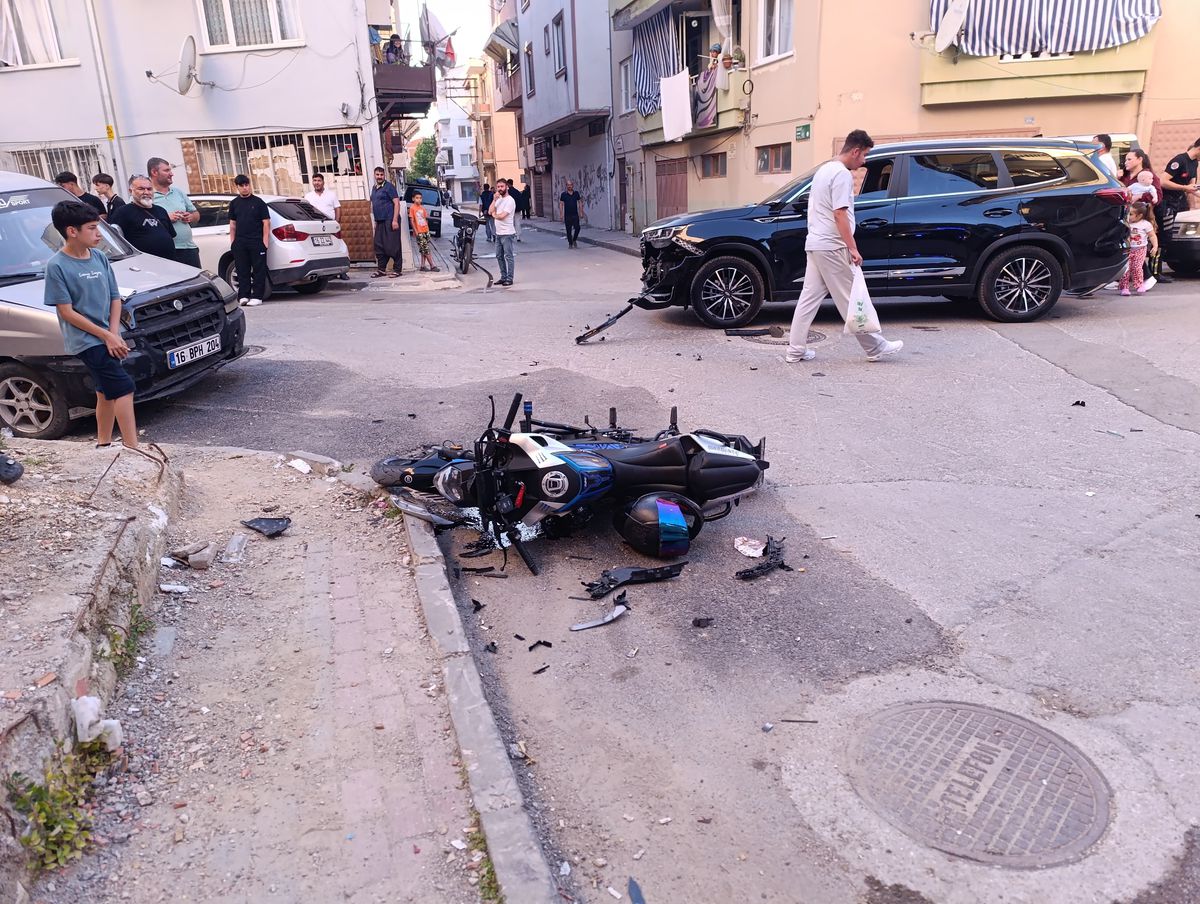 Otomobil ile çarpışan motosikletin sürücüsü yaralandı