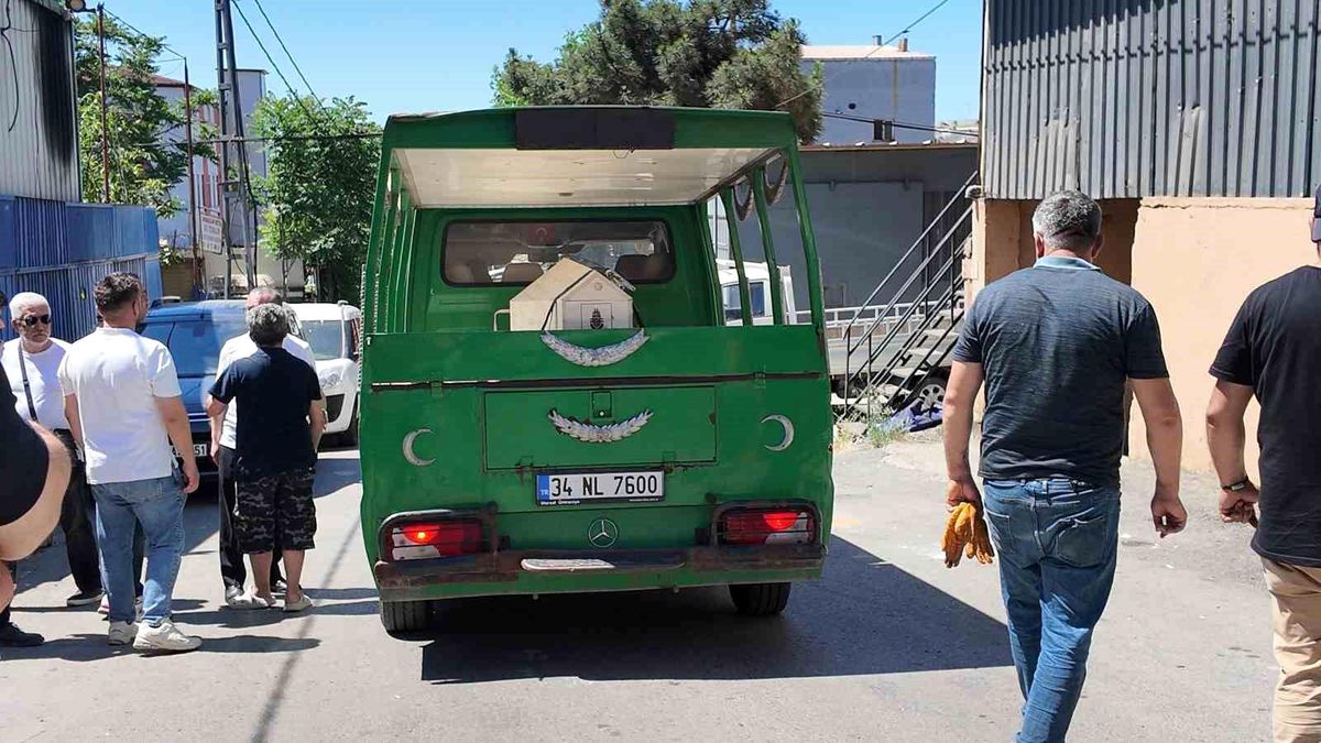 Pendik'te iş yerinde intihar