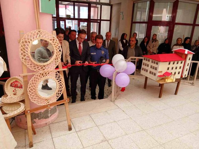 Posof Halk Eğitimi Merkezi'nden görkemli yıl sonu sergisi: 4