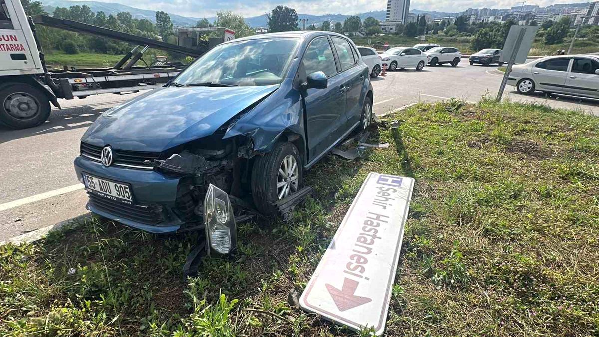 Samsun Şehir Hastanesi Kavşağı'nda yine kaza: 2 yaralı