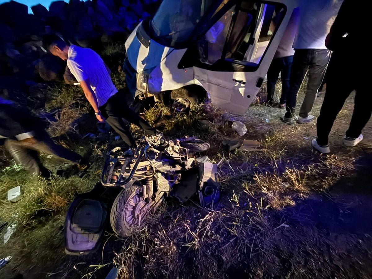 Şırnak'ta kamyonetle çarpışan motosikletin sürücüsü öldü, 4 
