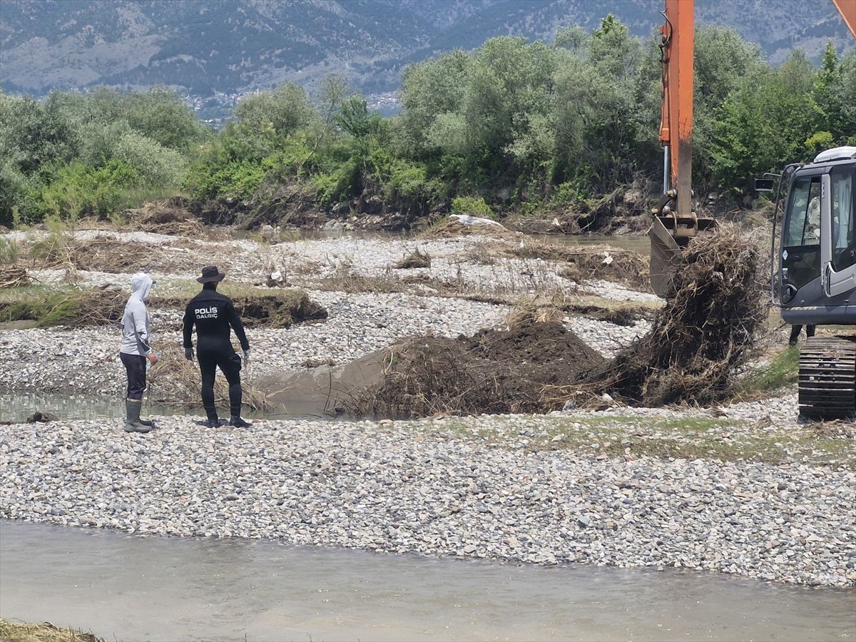 Tokat'ta Kelkit Çayı'na düşen genci arama çalışmaları 13. günde sürüyor