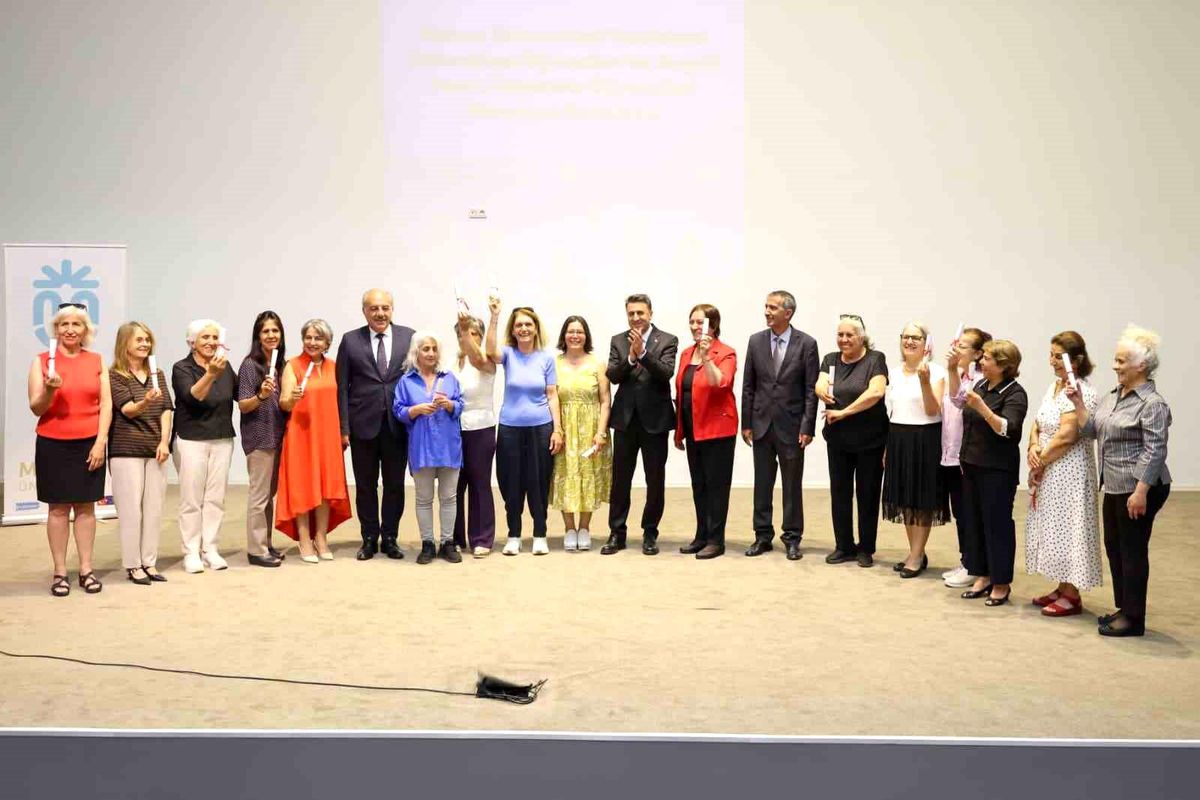Tunceli'de anlamlı mezuniyet buluşması