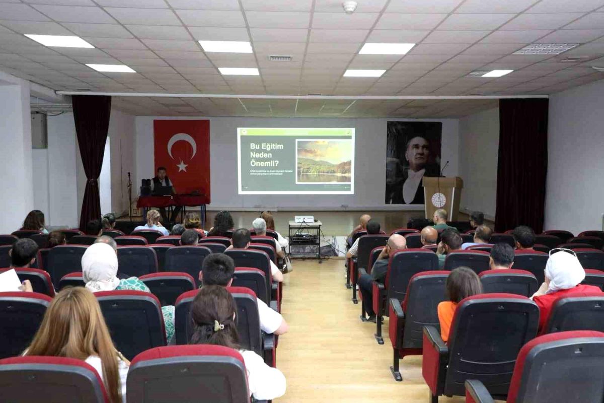 Tunceli'de öğretmenlere ve MEB AKUB ekiplerine orman yangınl