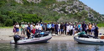 Urla'daki koylar gönüllülerce temizlendi