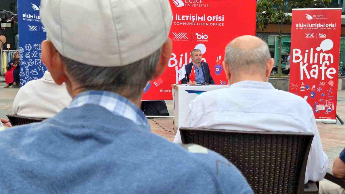 Üroloji Doktoru, cami önünde prostat hastalıklarını anlattı