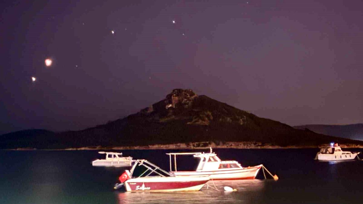 Venüs ve Jüpiter'in nadir kavuşumu Ayvalık'tan görüntülendi