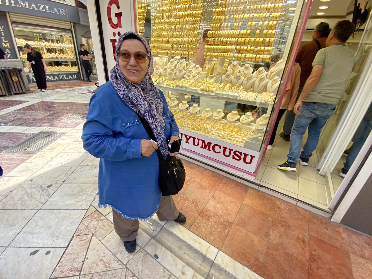 1 milyon 350 bin lira dolandırılmaktan polis kurtardı