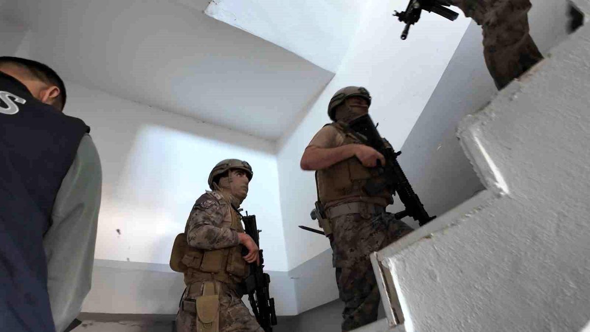 Adıyaman'da sanal devriye operasyonunda 14 kişi gözaltına alındı