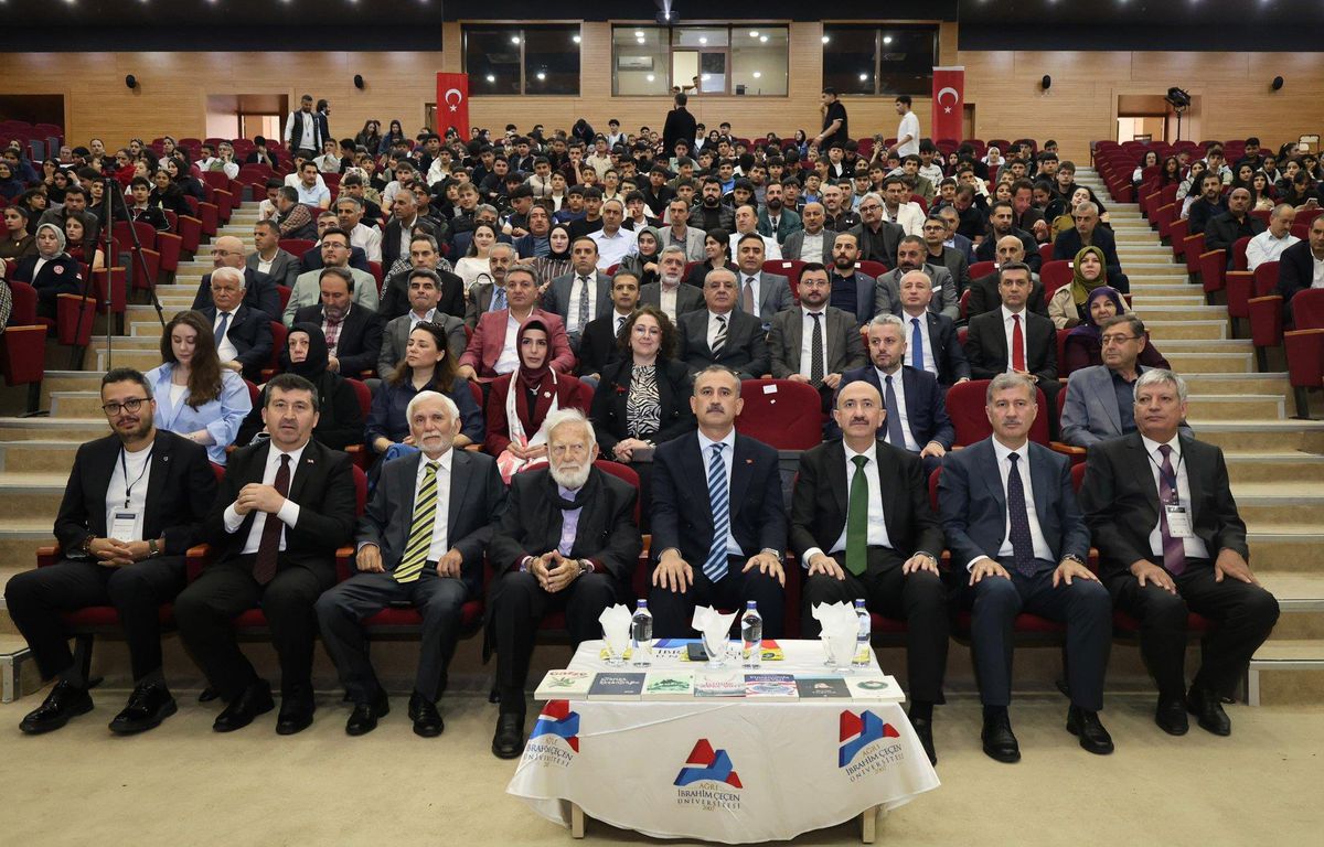 Ağrı’da Prof. Dr. Sadettin Ökten Bilgi Şöleni başladı