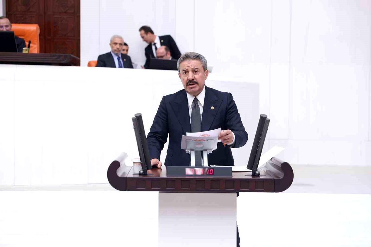 AK Parti Şırnak Milletvekili Arslan Tatar'ın açıklamaları sırasında çekilmiş bir fotoğrafı.