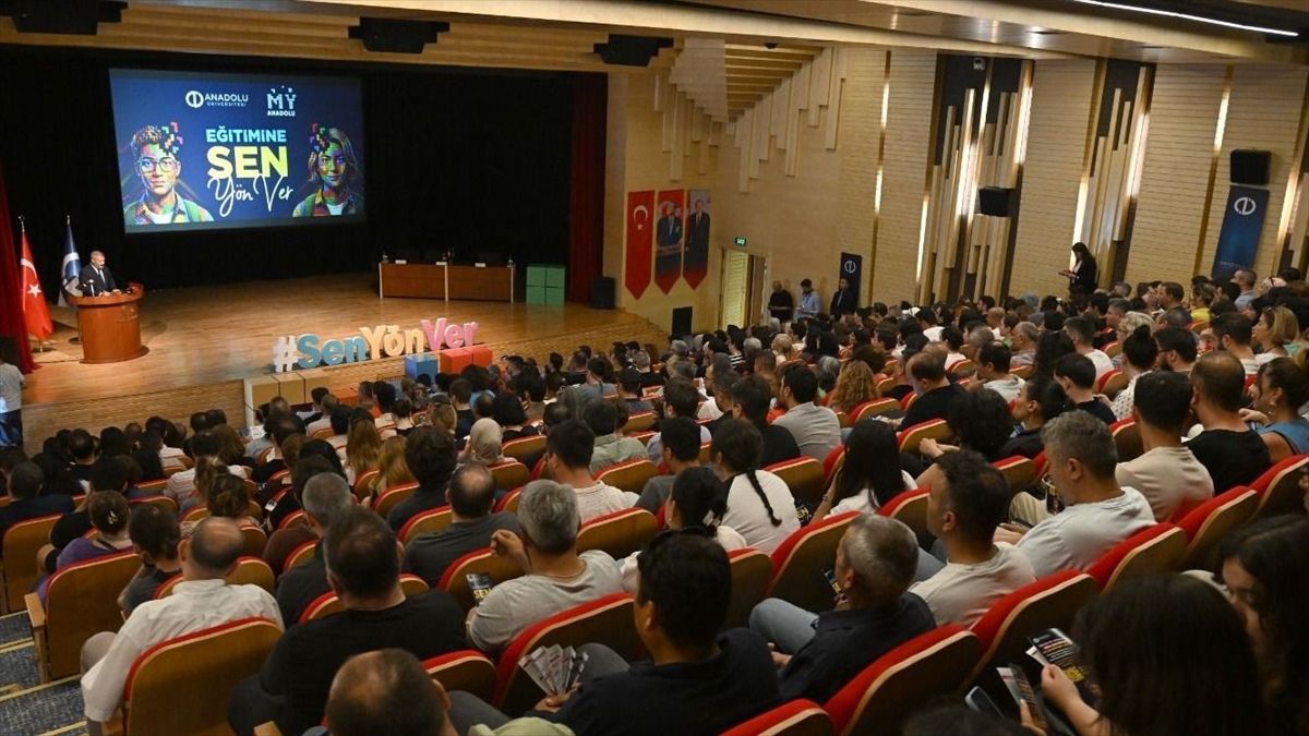 Anadolu Üniversitesinin "Mikro Yeterlilikler Ekosistemi" tan