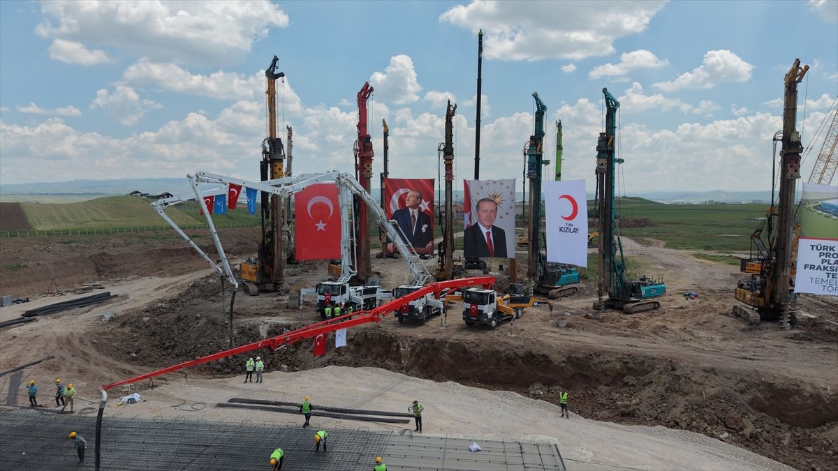 Ankara'da plazma ilaç tesisinin temeli atıldı