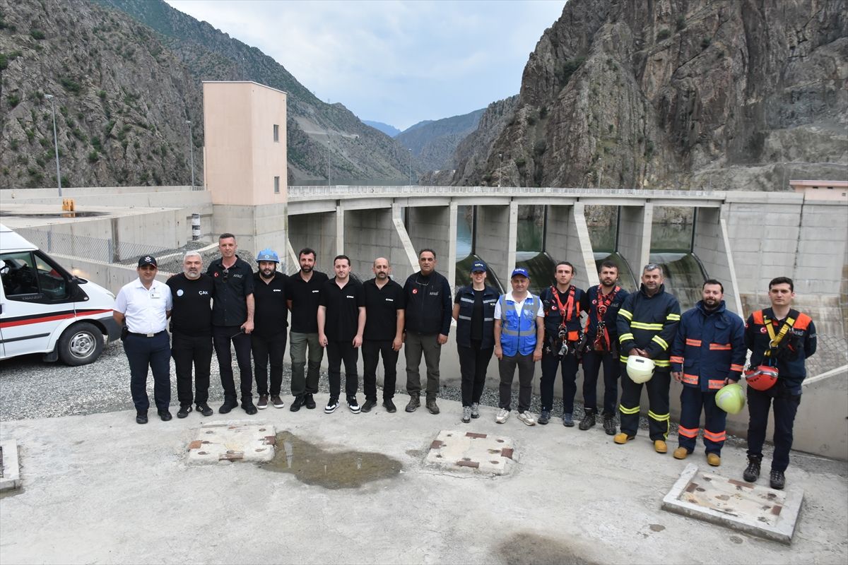 Artvin Barajı'nda yangın tatbikatı gerçekleştirildi
