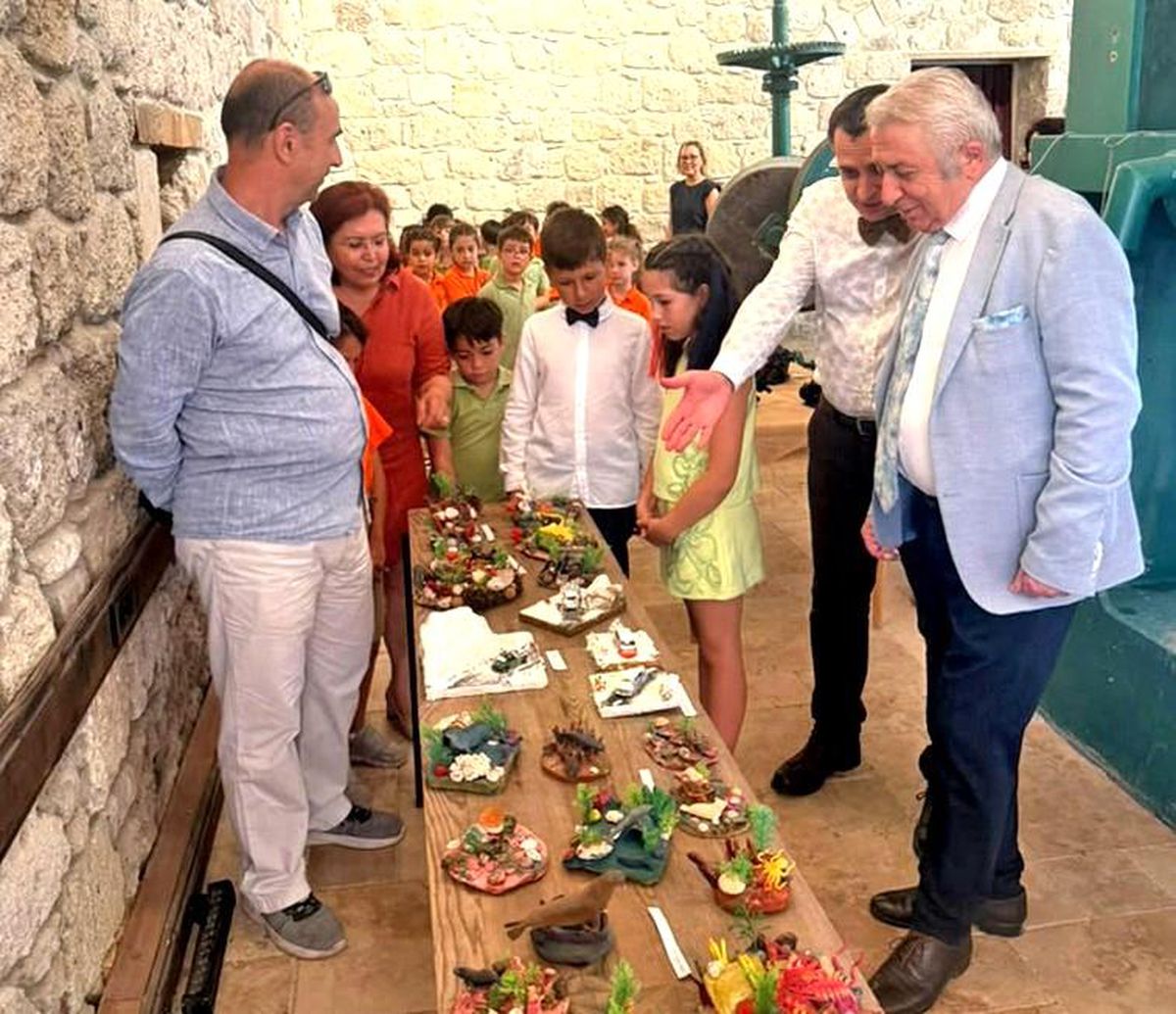 Alaçatı'da Öğrencilerin Geri Dönüşüm Temalı Sergisi Büyük Be
