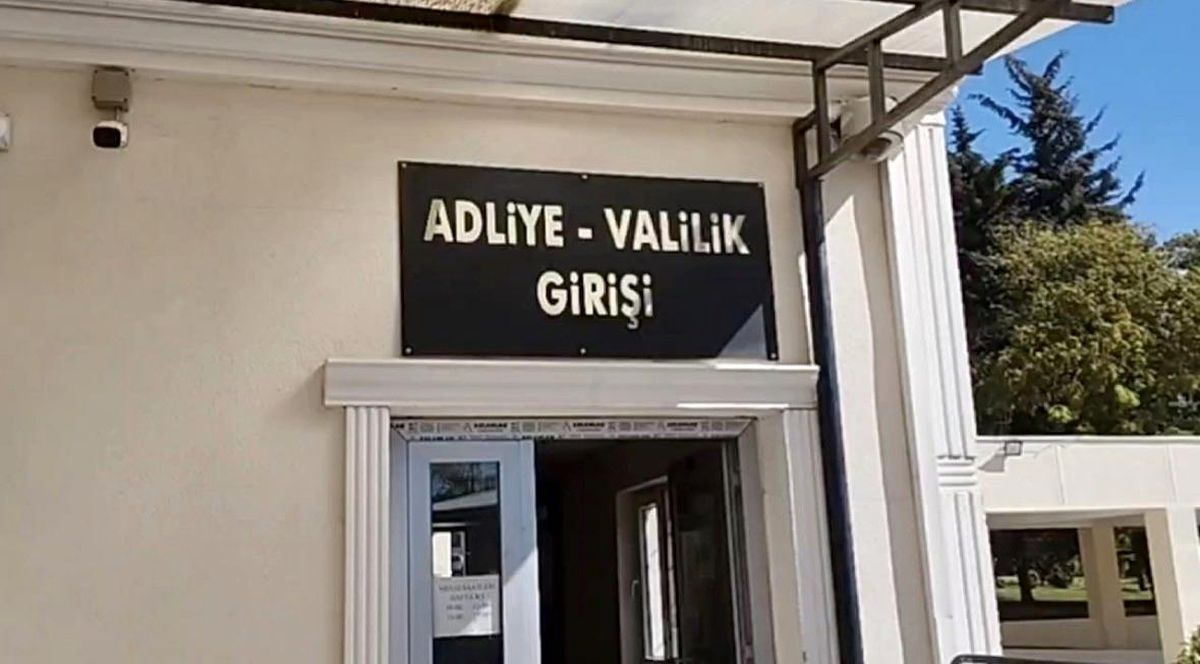 Babasını patlayıcıyla öldürmeye çalışan sanığa verilen cezan