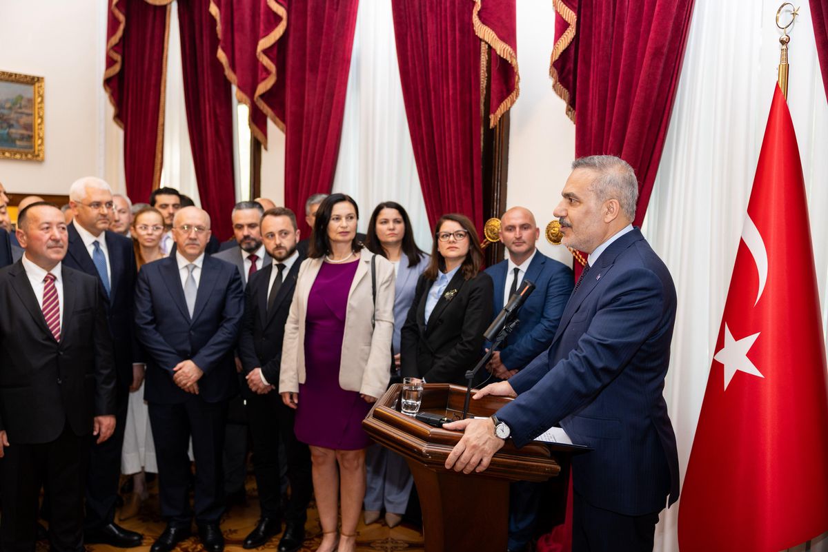 Bakan Fidan, Bulgaristan'da Türk iş insanlarıyla bir araya g