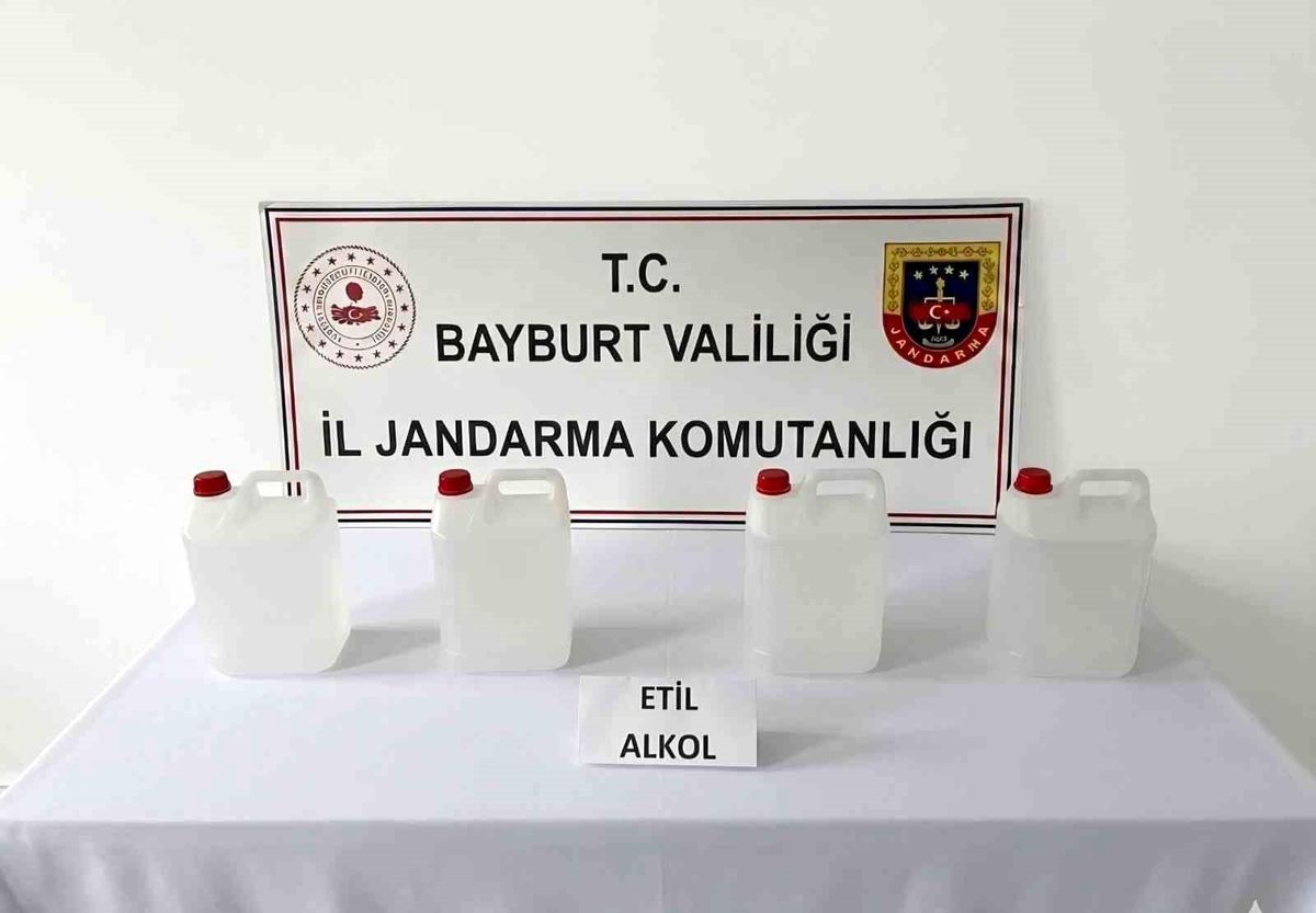 Bayburt'ta 20 litre etil alkol ele geçirildi