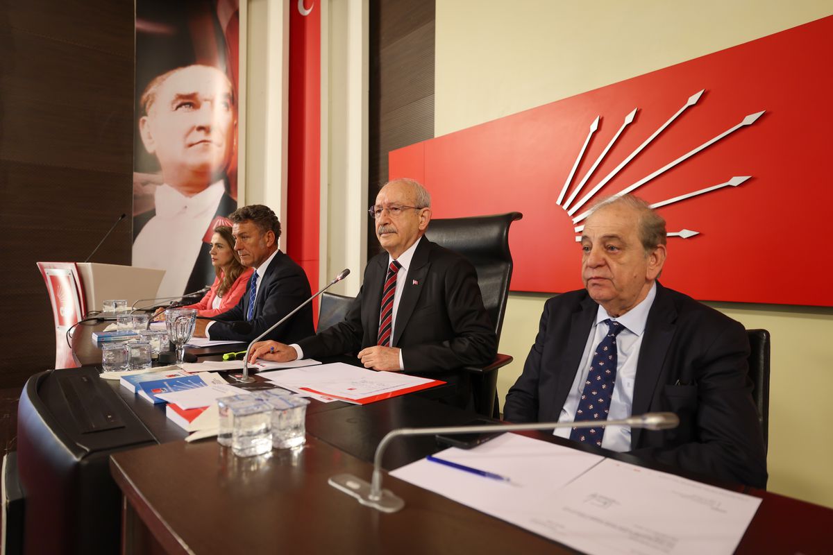 CHP PM'den olağan kurultay kararı