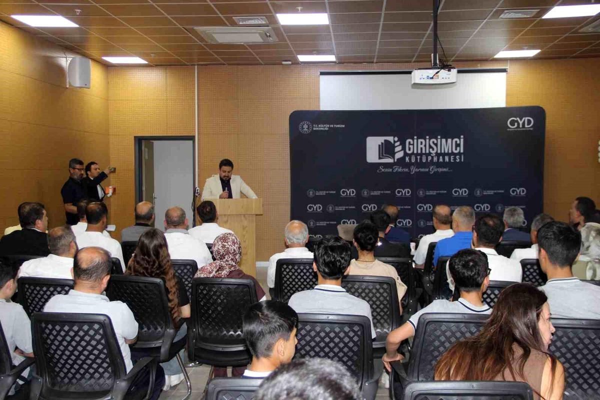 Cizre'de 'Girişimci Kütüphanesi' programı düzenlendi