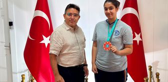 Dünya üçüncüsü kick boksçu Nilsu'dan Marmaris Kaymakamı Kaya'ya ziyaret