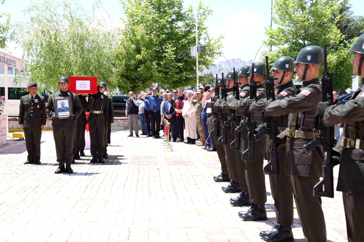 Kıbrıs Gazisi Şahin Acar Son Yolculuğuna Uğurlandı