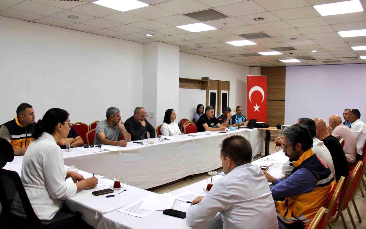 Erzincan'da Sağlık Afet Planı Tatbikatı için hazırlık toplan