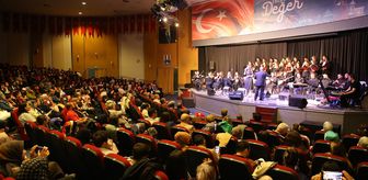 Erzurum'da öğretmenlerden oluşan Maarif Orkestrası ve Korosu sahne aldı