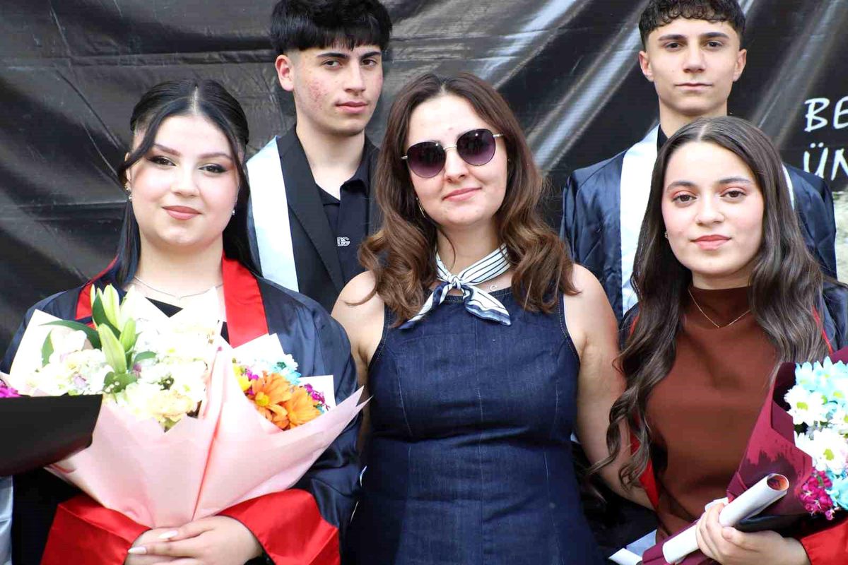 Hakkari'de mezuniyet heyecanı