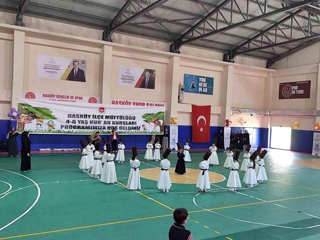 Hasköy'de 4-6 yaş Kur'an Kursu öğrencileri mezuniyet heyecan