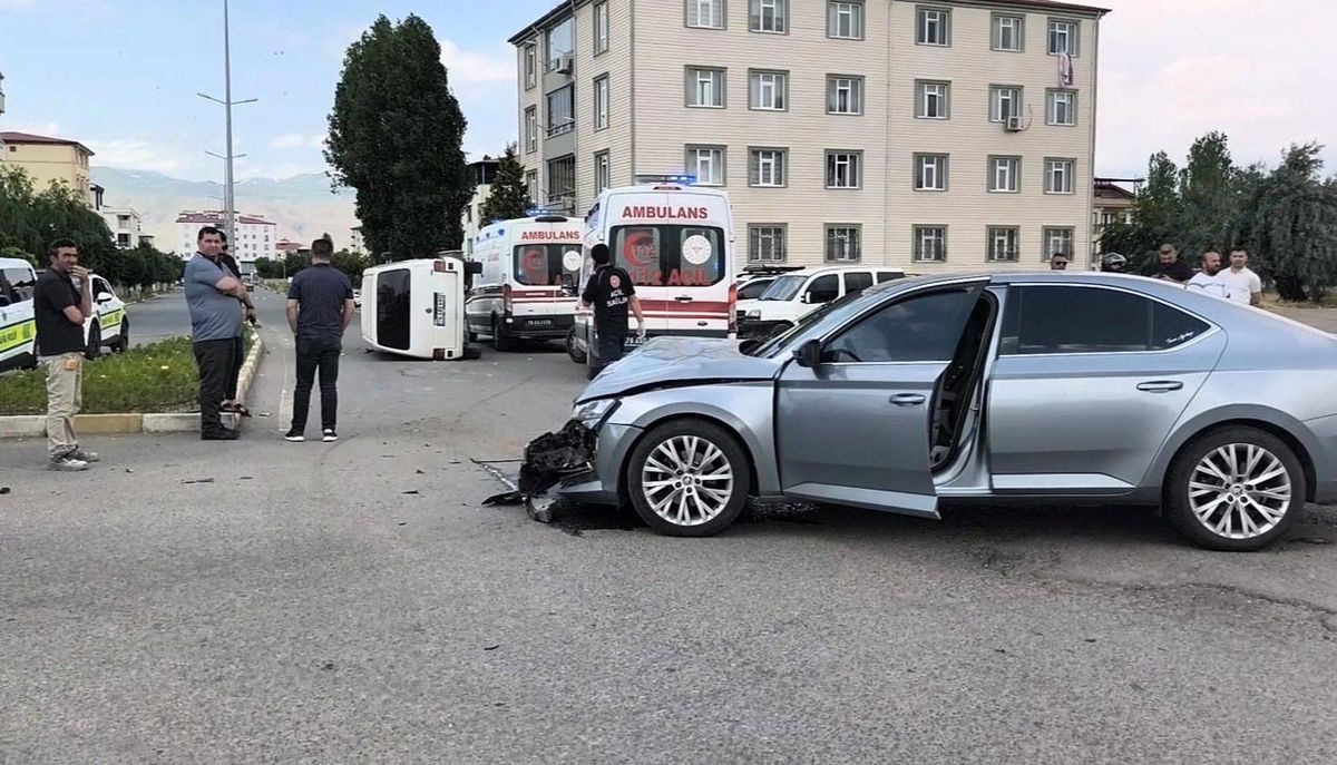 Iğdır'da araçlar çarpıştı: 4 yaralı