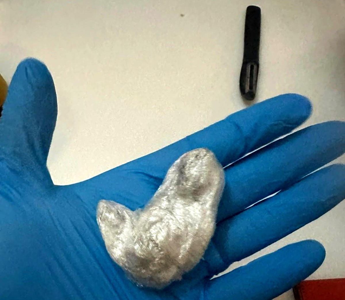 İstanbul'da ünlülere uyuşturucu operasyonunda 8,43 gram esrar ele geçirildi