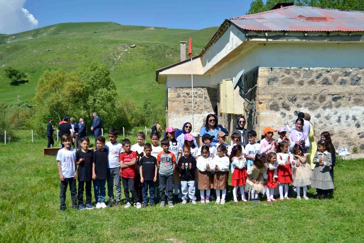 Karaçoban'dan Türkiye'ye örnek sosyal sorumluluk projesi: 'Orda bir köy var çok da uzak değil'