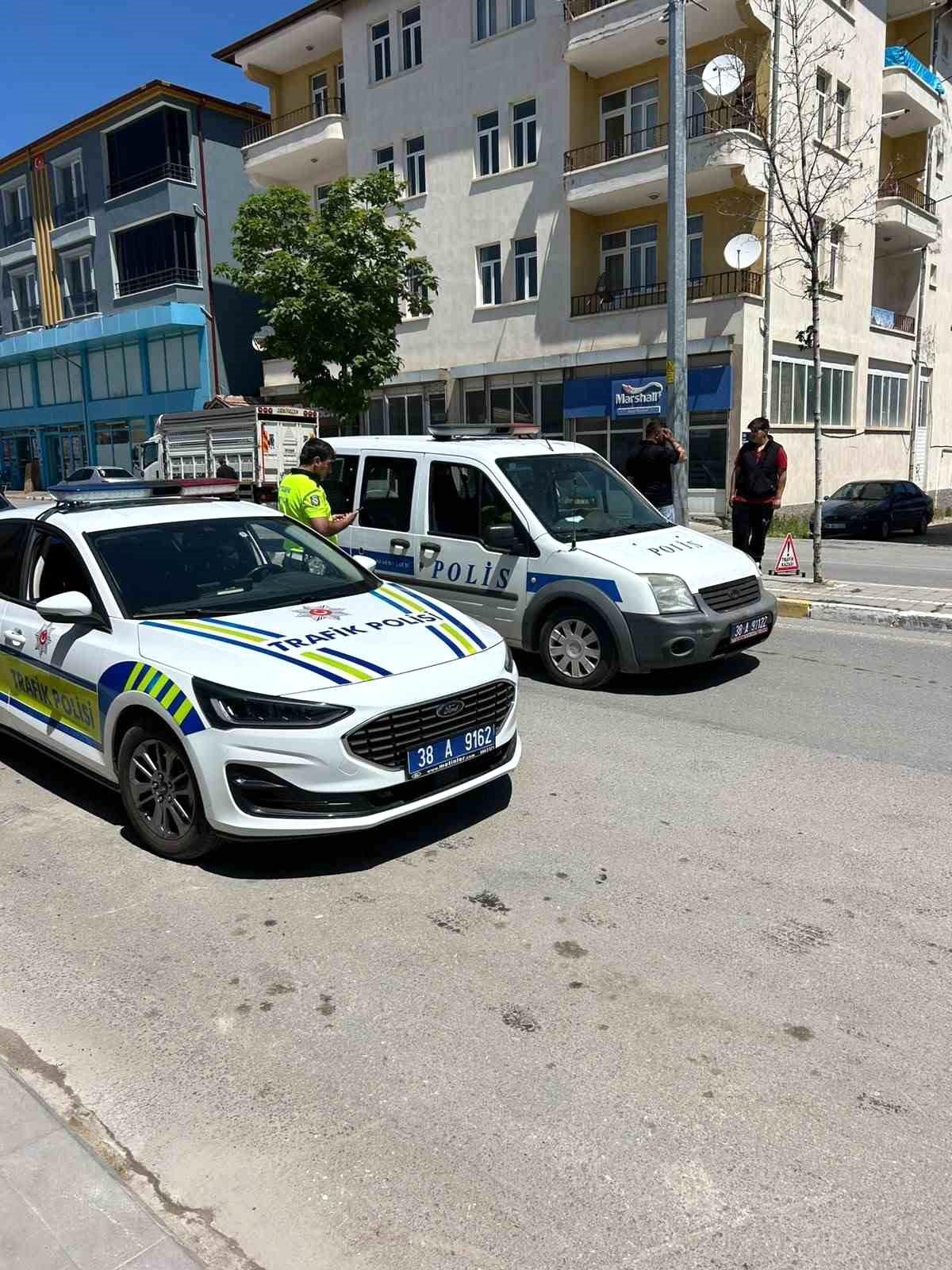 Kaza yapan motosiklet sürücüsü ağır yaralandı