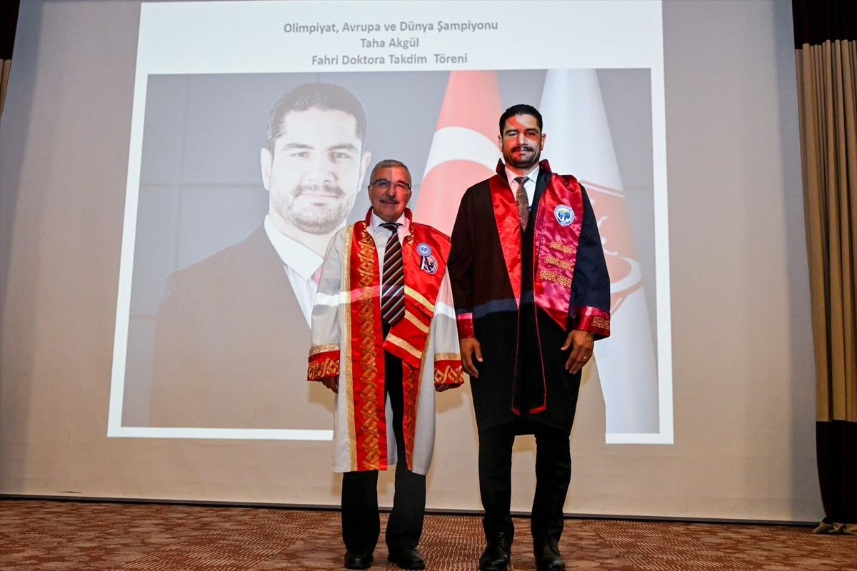 KMÜ'den TGF Başkanı Taha Akgül'e fahri doktora ünvanı