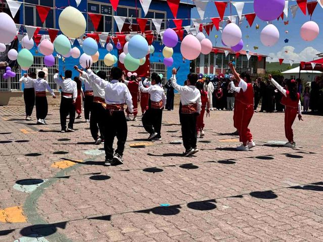 Korkut'ta yıl sonu şenliği coşkusu