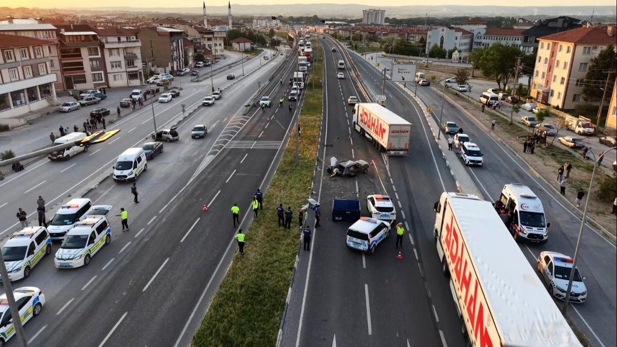 Kütahya'da feci kaza: 1 ölü, 2 yaralı