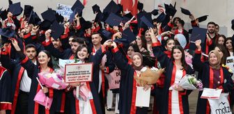 Merzifon'da fakülte ve yüksekokul öğrencileri için mezuniyet töreni düzenlendi