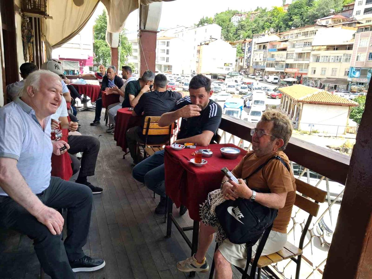 Niksar'da yaşayan 1 metrelik adam ilçenin neşe kaynağı oldu
