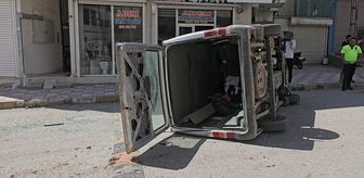 Nusaybin'de devrilen hafif ticari aracın sürücüsü yaralandı