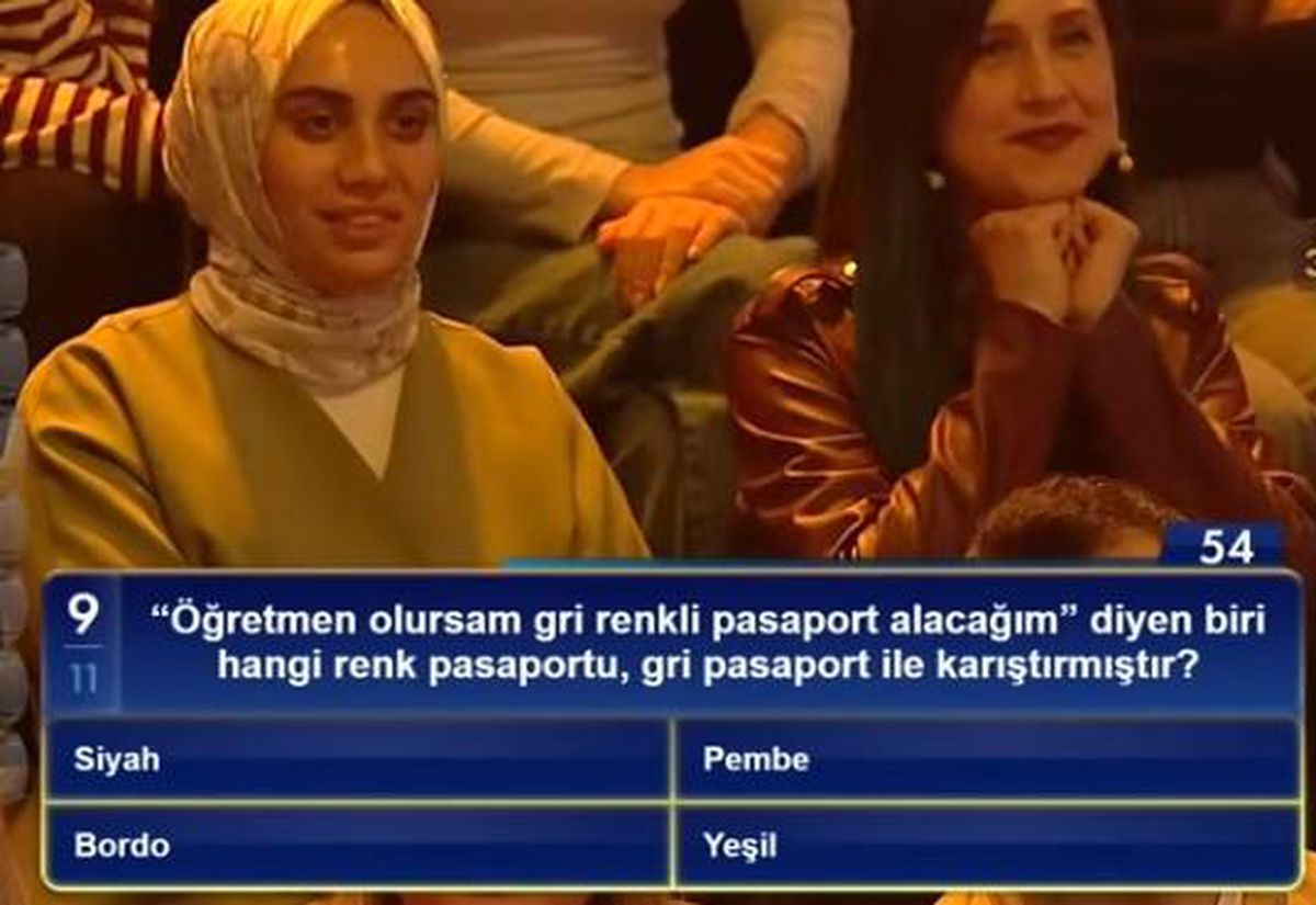 "Öğretmen olursam gri renkli pasaport alacağım" diyen biri h