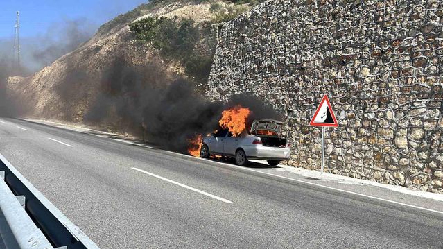Otomobili alev alev yanan adam, "Cana geleceğine mala gelsin