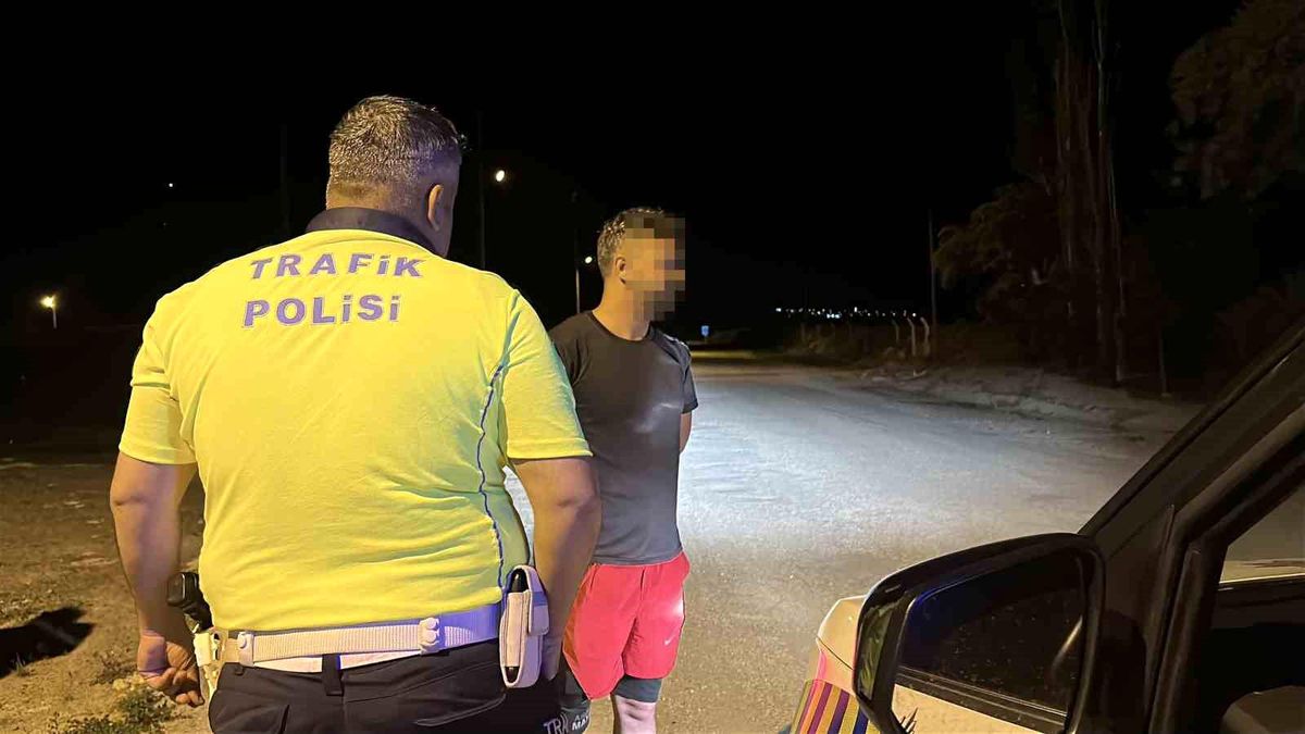 Polis uygulamasını görünce aracını park etti: 1.24 promil alkollü çıktı